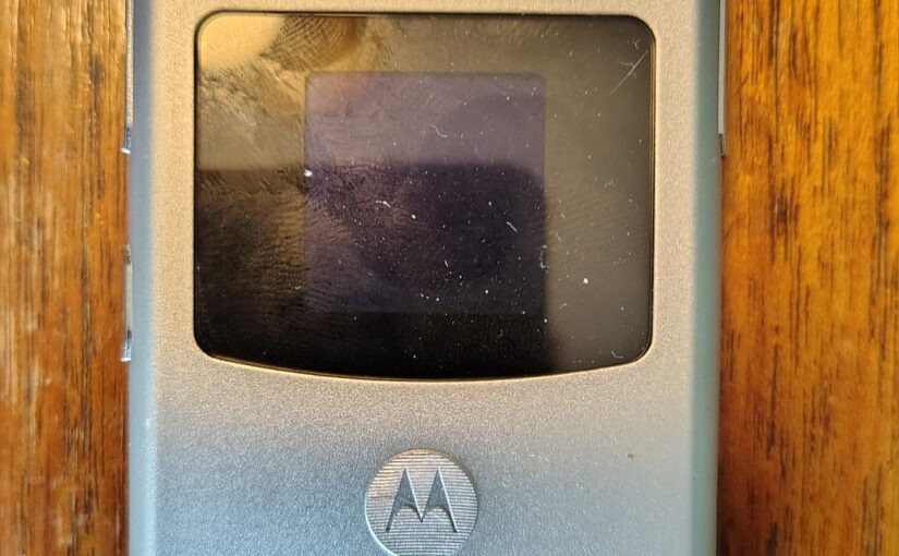 A much-used #razr found in a drawer, with evidence from&hellip;